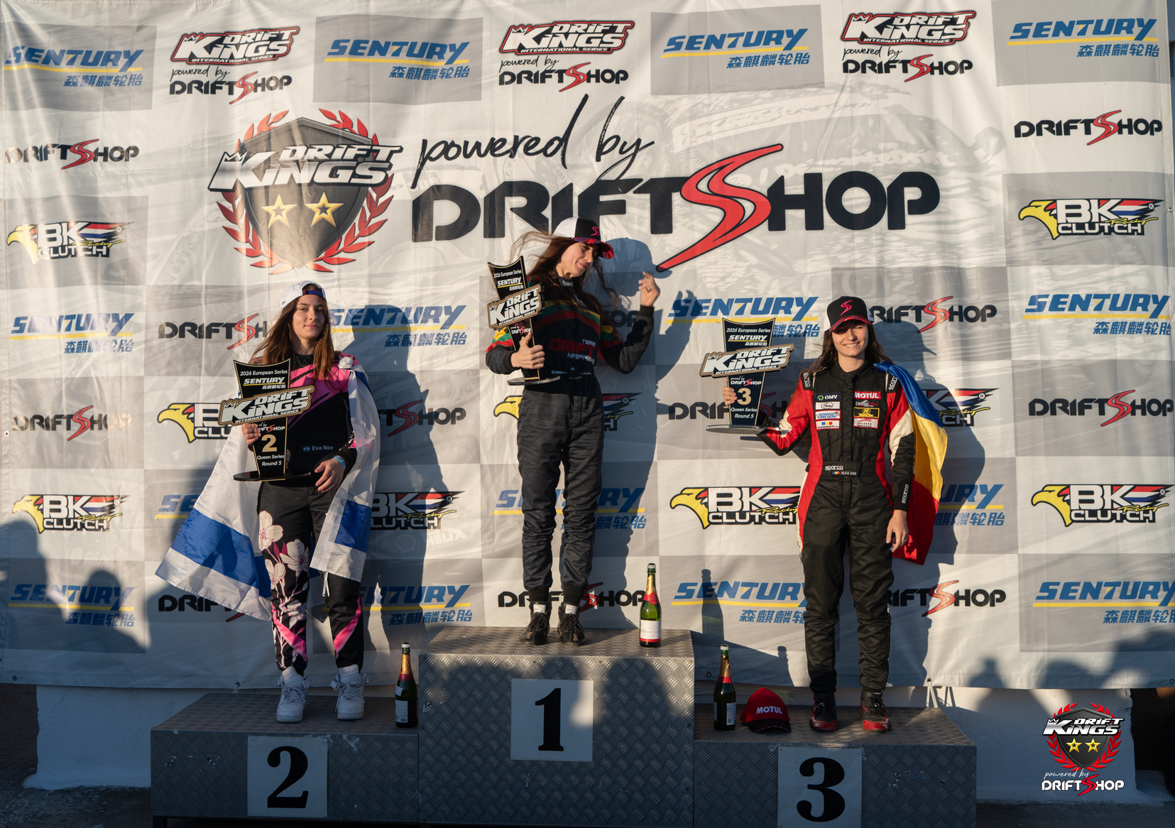 Round 5 Queen race podium: Sandra Janusauskaite, Eva Nox and Alice Ene